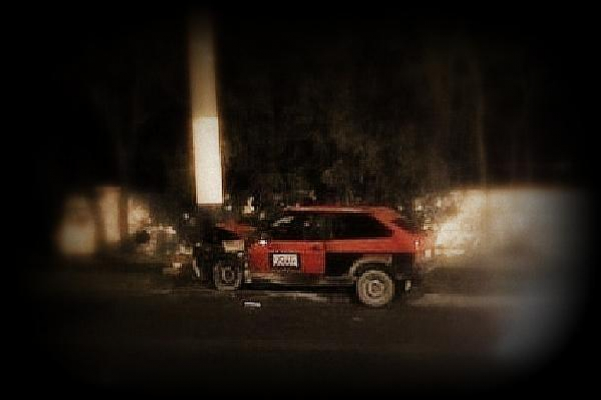 В Краснодаре «восьмерка» врезалась в столб