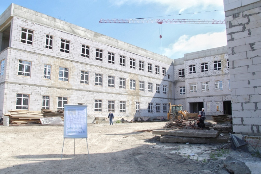 Глава Краснодара поручил устранить задержку строительства школы в поселке Российском