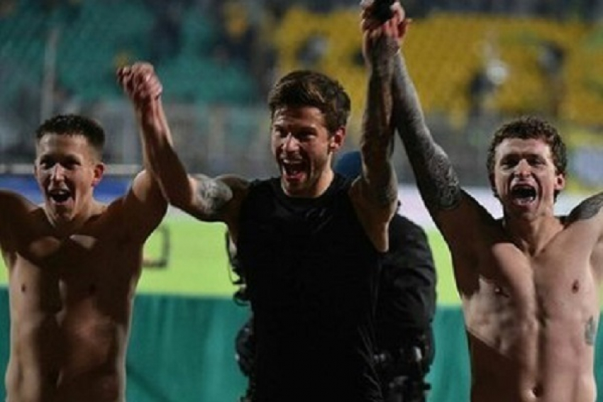 ФК «Краснодар» отпраздновал пивом в раздевалке победу в дерби