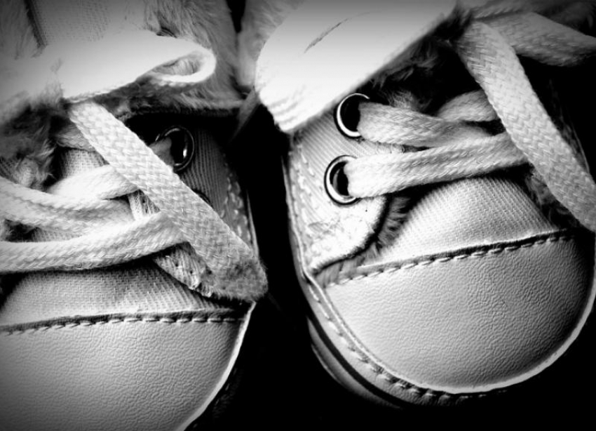 «Нюхал обувь и предлагал одеяло»: жители Краснодара задержали любителя наблюдать за чужими детьми
