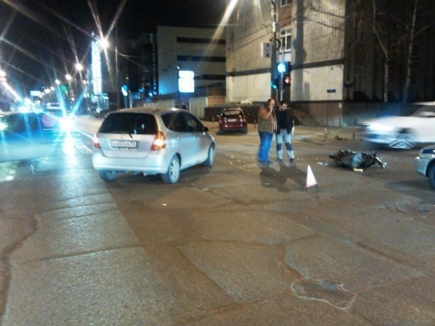 В Краснодаре иномарка сбила 19-летнего мопедиста