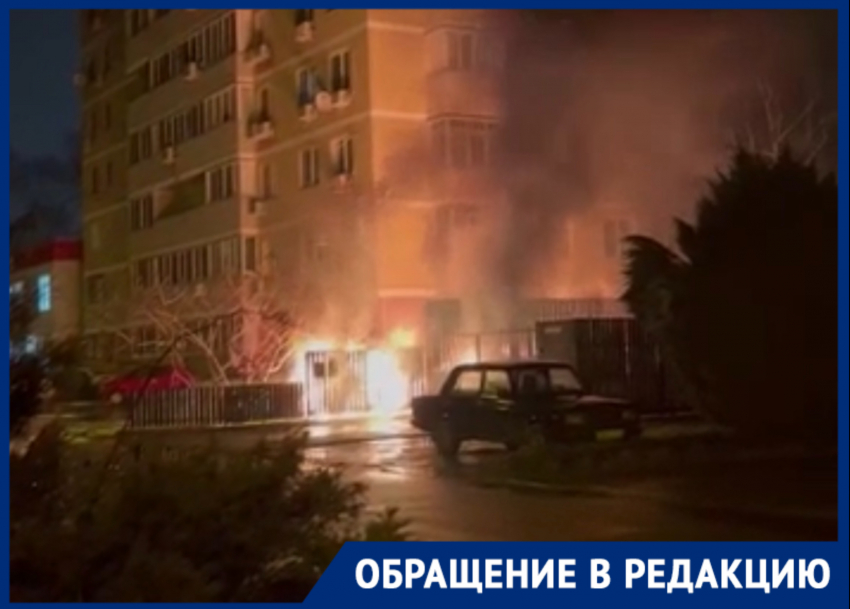 Ночью во дворах многоэтажки в Краснодаре сожгли и обстреляли десятки машин
