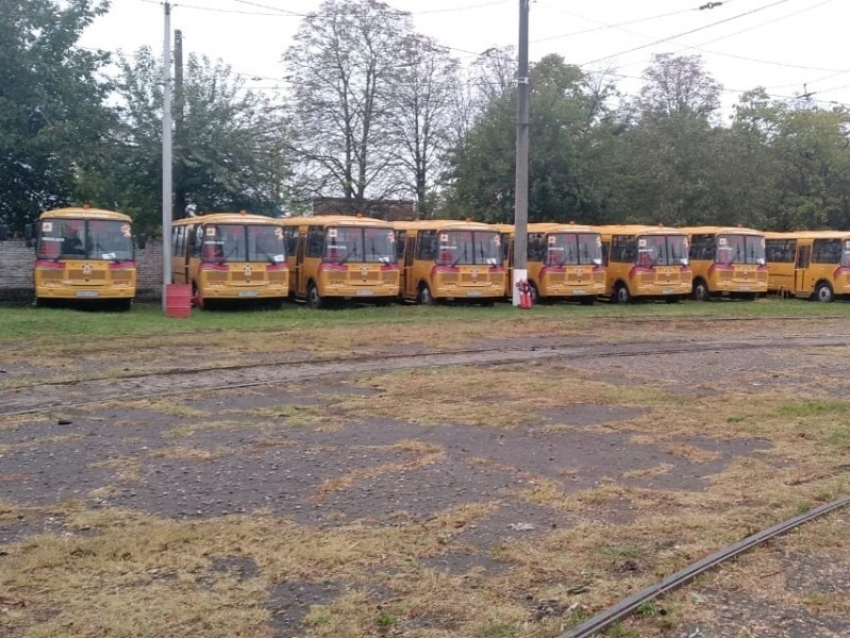Продлить школьные автобусы к дачным массивам попросили властей жители станицы Елизаветинской 