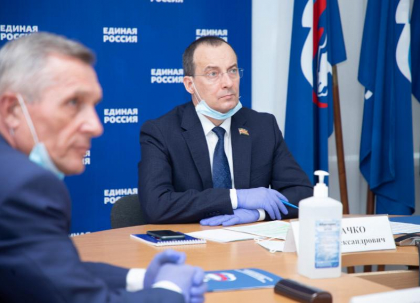 Председатель ЗСК принял участие в заседании Совета руководителей фракций единороссов