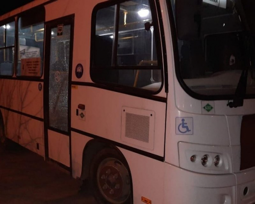 Война за пассажиров и передел рынка: в Ейске обстреляли краснодарские автобусы 