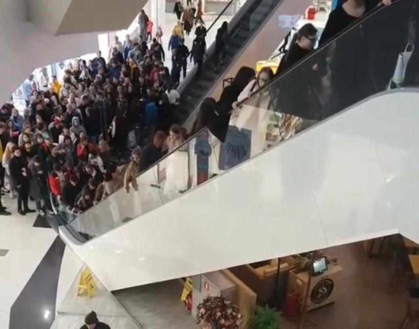 Краснодарский ТЦ «Галерея» эвакуировали второй раз в День города