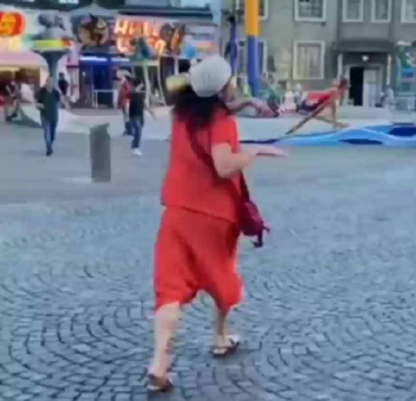 В Сети появилось видео странного танца Анны Нетребко в Европе