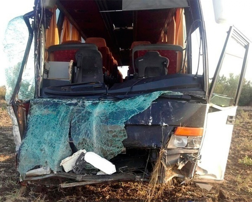  Пассажирский автобус «Махачкала-Краснодар» протаранил «Газель» 