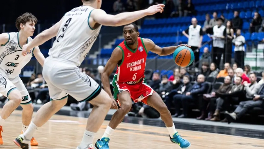 «Локомотив-Кубань» не оставил шансов на победу «Пари НН» 