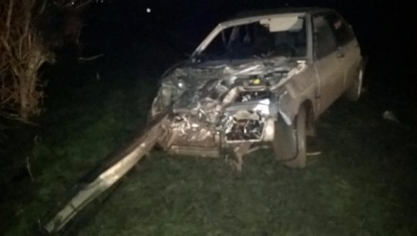 Молодого водителя в Кореновском районе госпитализировали после опрокидывания автомобиля