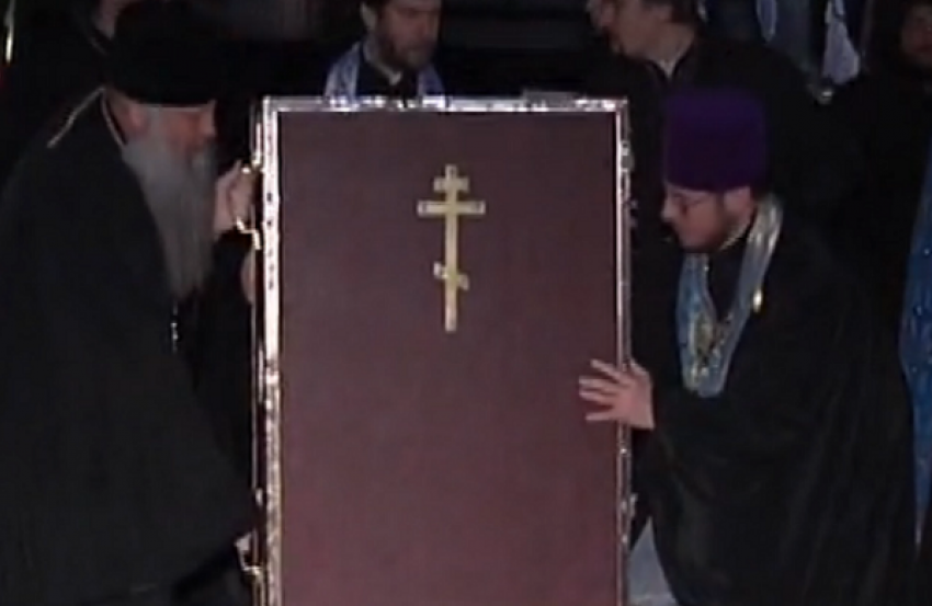 Капсулу с иконой Божьей Матери доставили в Краснодар