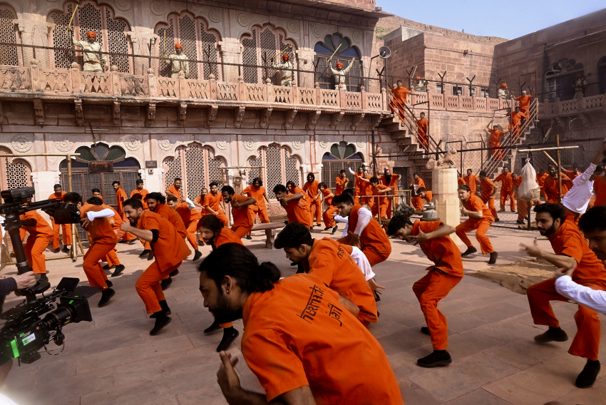 Вода из России для Галустяна и звездная болезнь Нагиева: Сергей Рост разоткровенничался после съемок в Индии