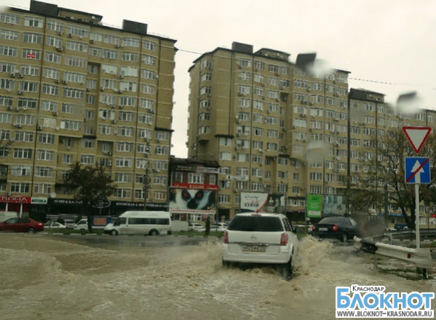 В Краснодарском крае из-за сильных дождей объявлено экстренное предупреждение