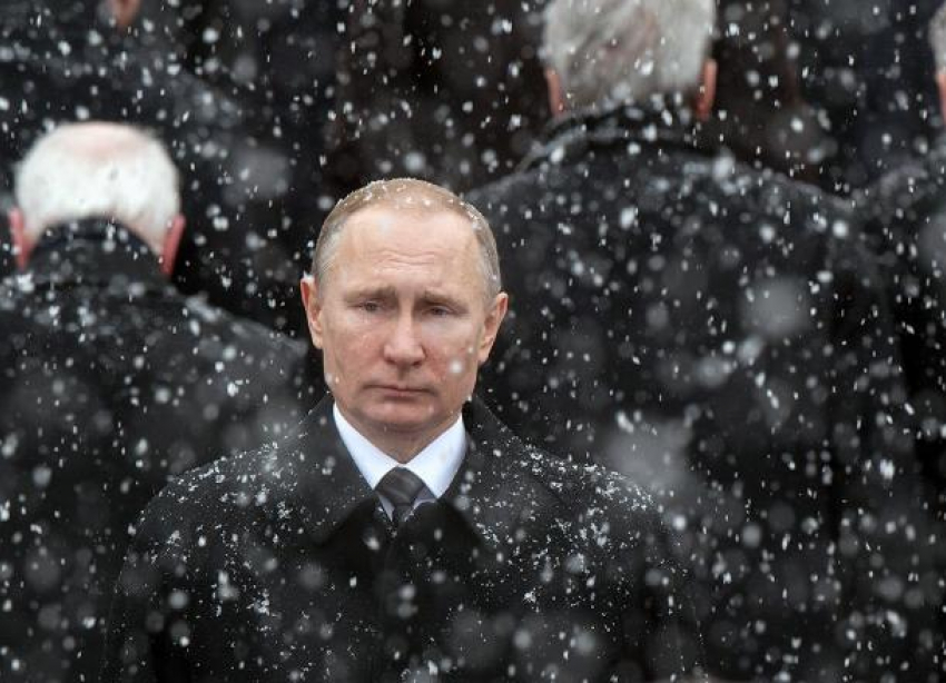 Владимир Путин на полгода раньше повысит зарплату жителям Краснодарского края