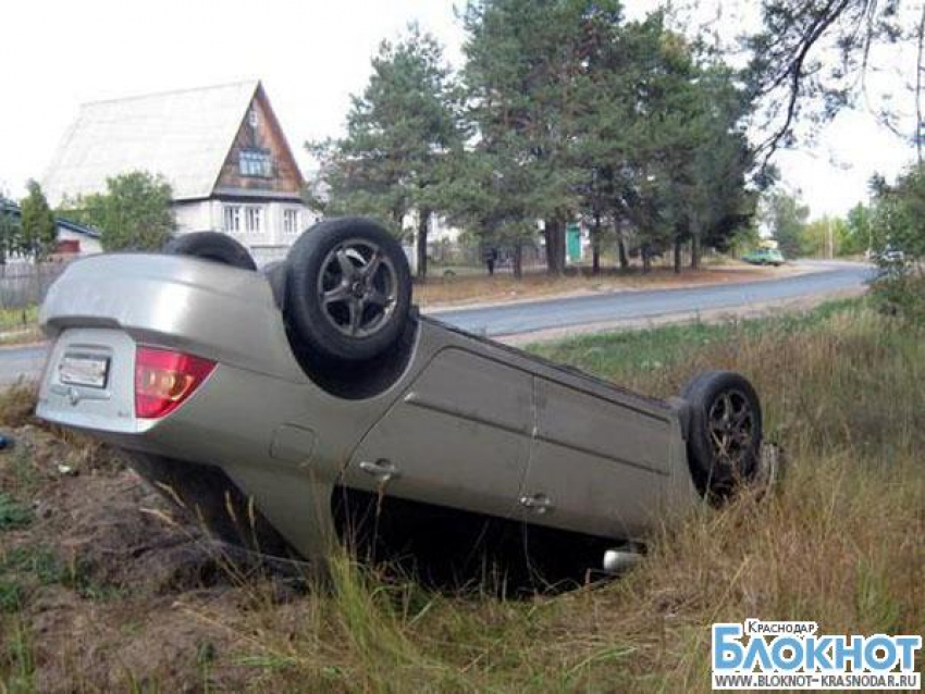 Новороссийский район: при опрокидовании автомобиля погибло двое