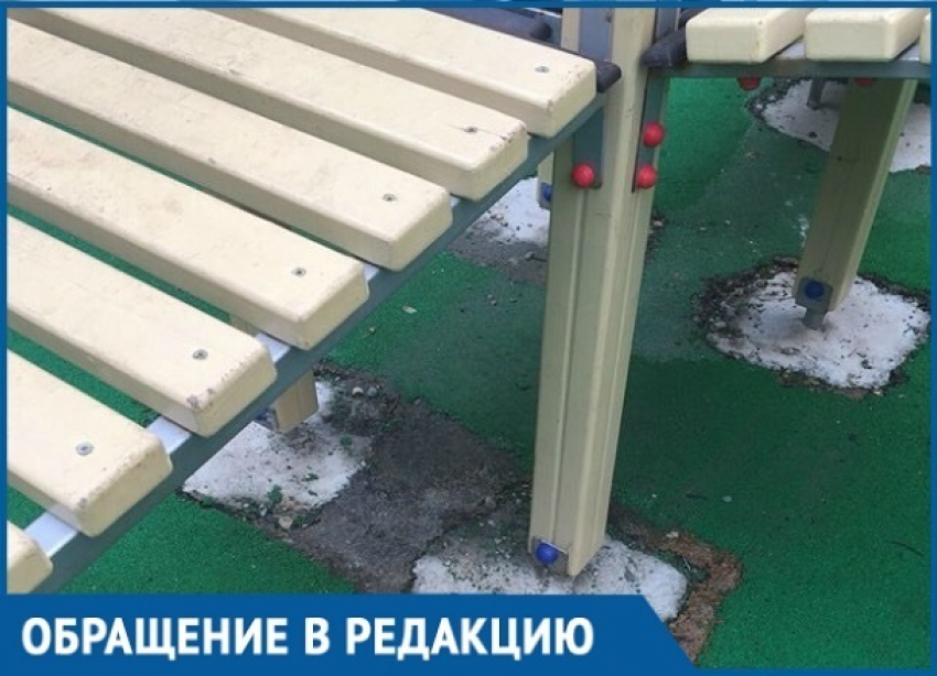 «Благоустроенная» детская площадка Краснодара рушится на глазах