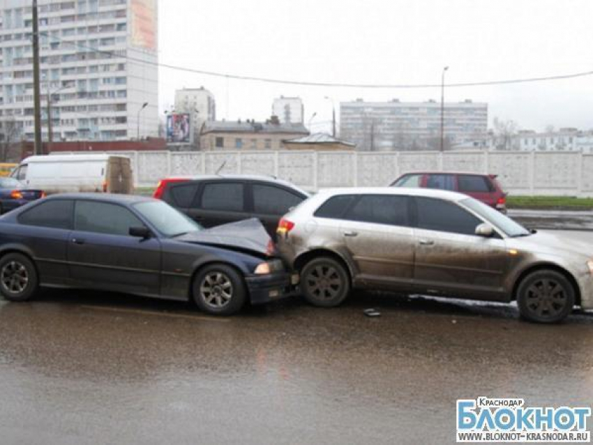 ДТП в Кропоткине: при столкновении автомобилей травмирована женщина