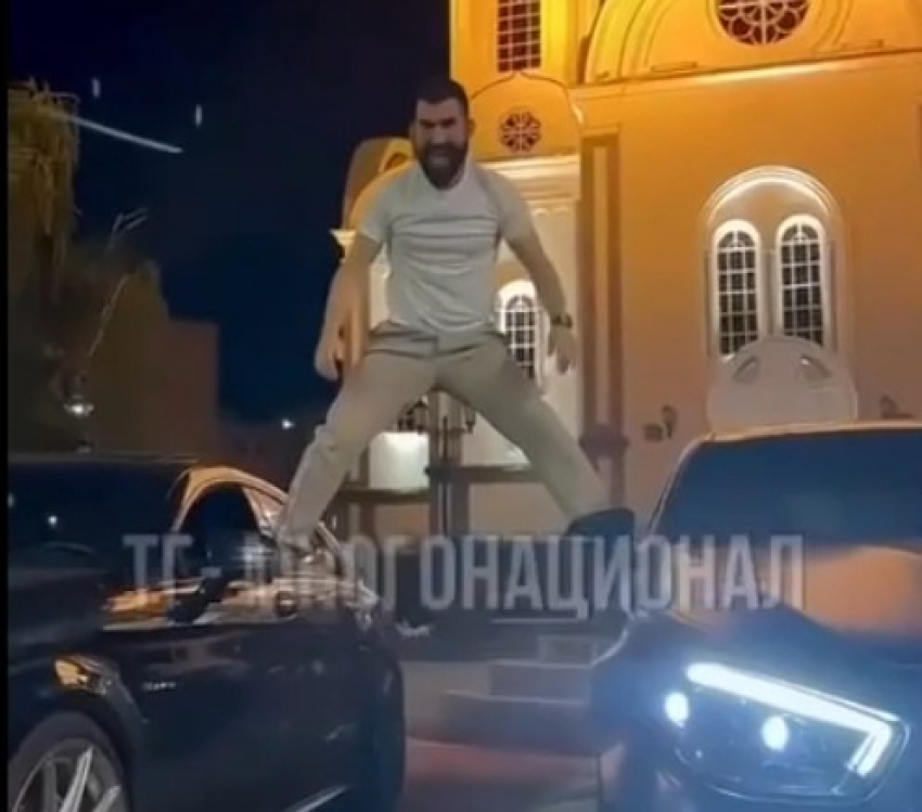 Шпагат у стен собора: краснодарцам назначили арест за провокационное видео на Mercedes