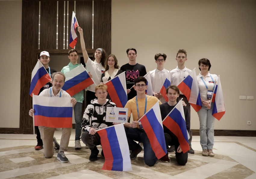 10 школьников будут представлять Россию на Международной Менделеевской Олимпиаде в Китае