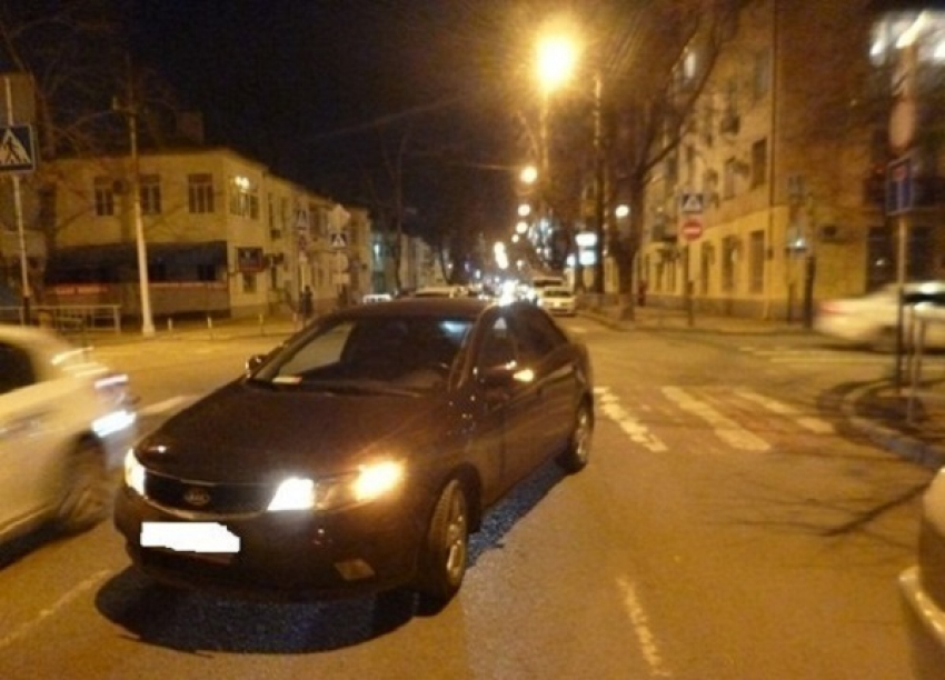 В центре Краснодара женщина на автомобиле сбила школьницу 