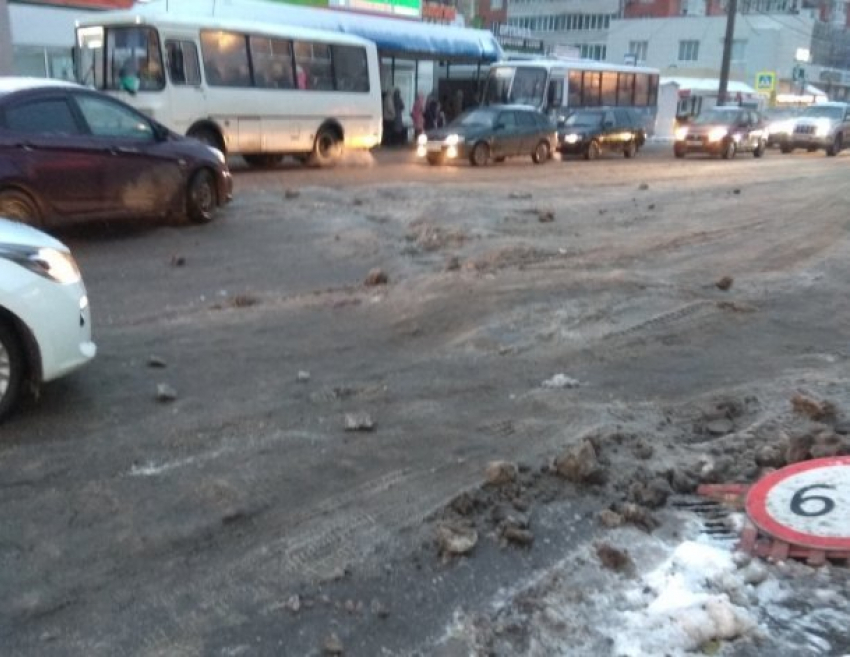  Краснодар нечищеный: автомобилисты пожаловались на ужасное состояние дорог в городе 