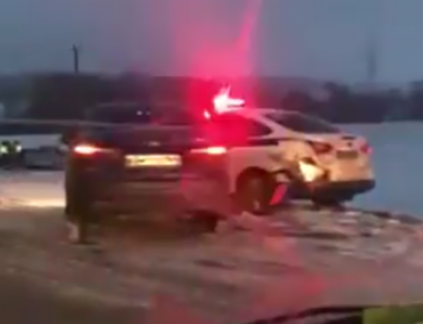 «Побоище»: сразу четыре автомобиля ДПС попали в ДТП по дороге в Краснодарский край