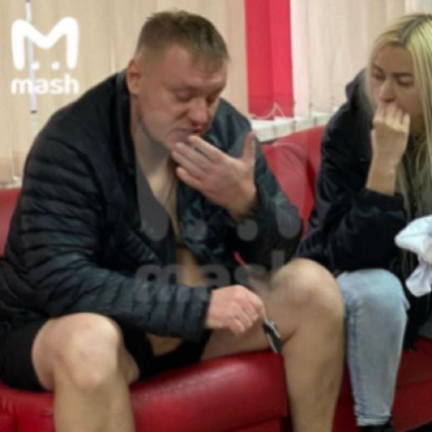 Мужчину без штанов и с заряженным автоматом задержали в поликлинике Краснодара