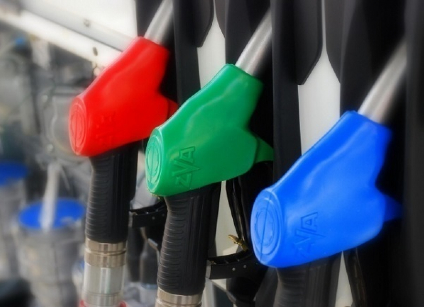 В Краснодаре упали цены на бензин и дизельное топливо