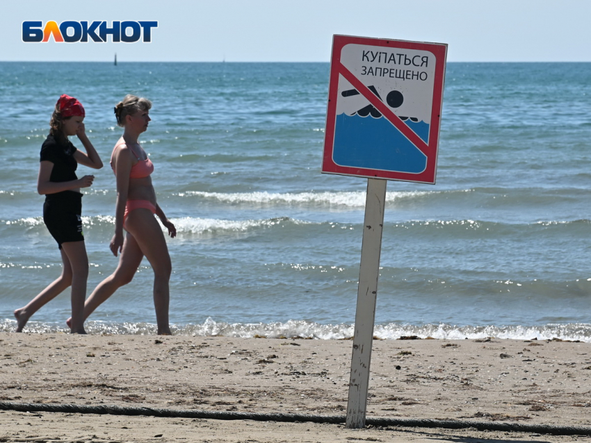 «Вляпаться в мазут можно везде»: турист раскритиковал пляжи Анапы