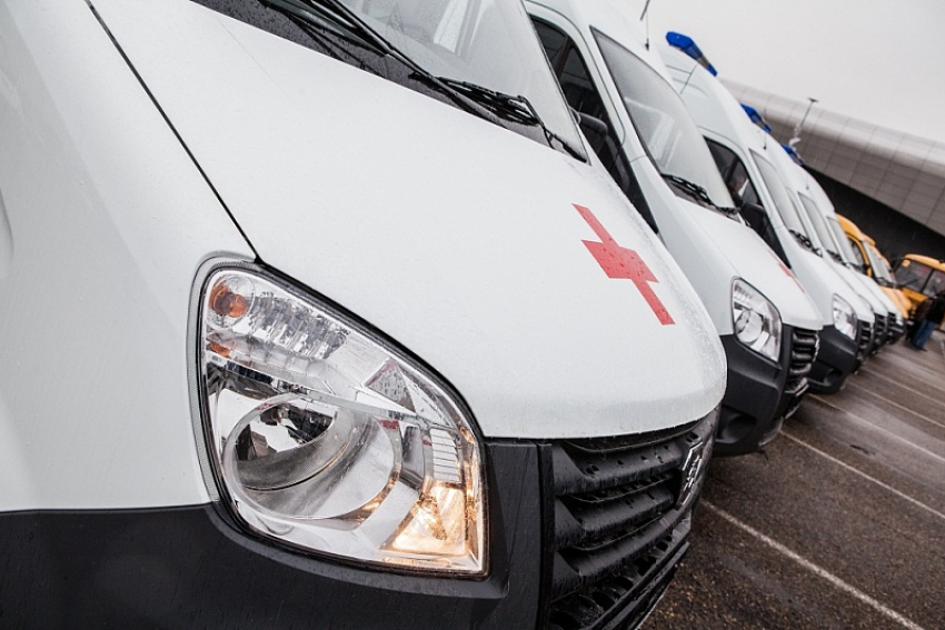 Семь машин скорой помощи купил застройщик для жителей Кубани