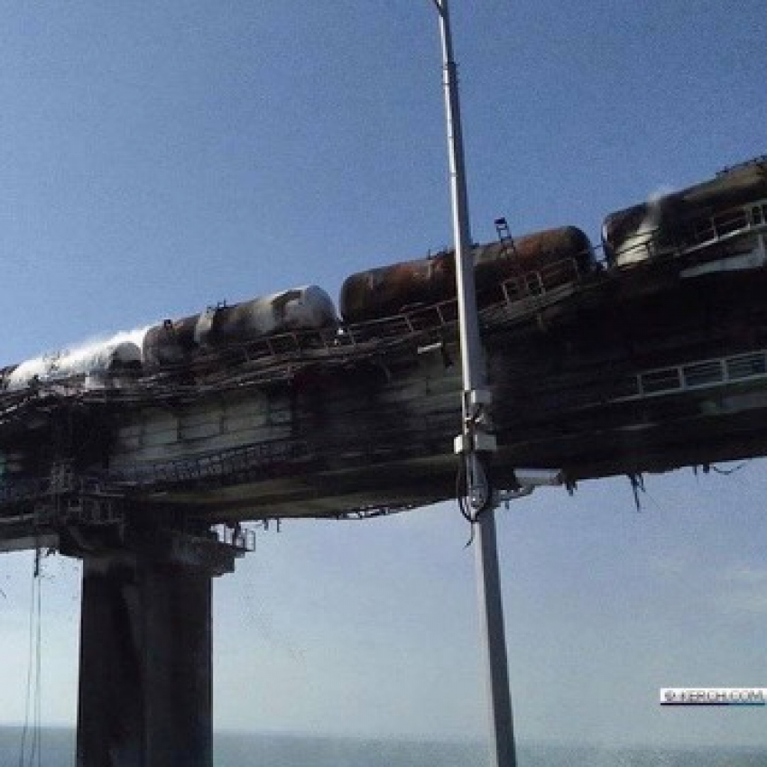 Готовятся к росту цен и паромному сообщению: главные последствия взрыва на Крымском мосту