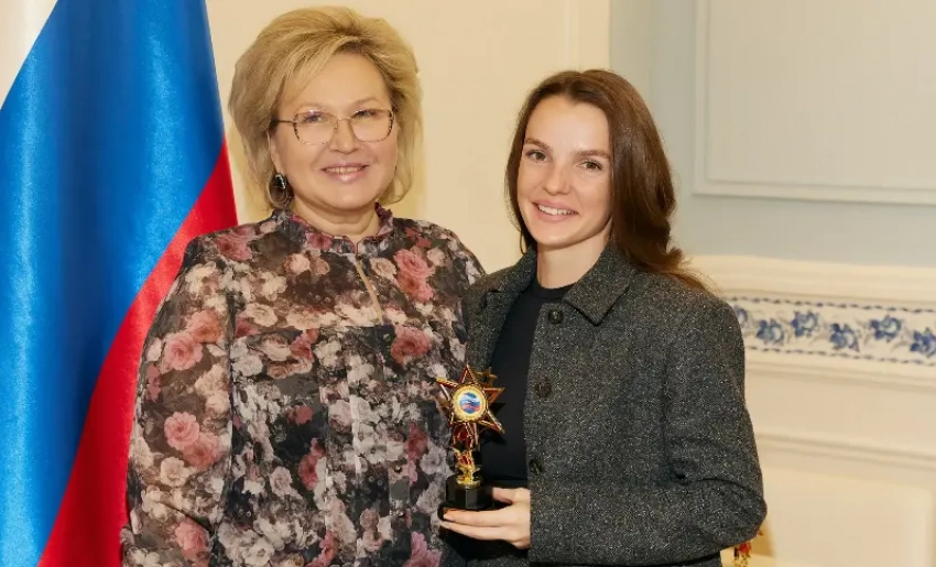 Премию «Лучший руководитель года» получила заместитель генерального директора «ЮгСтройИнвест» Татьяна Анашкина 