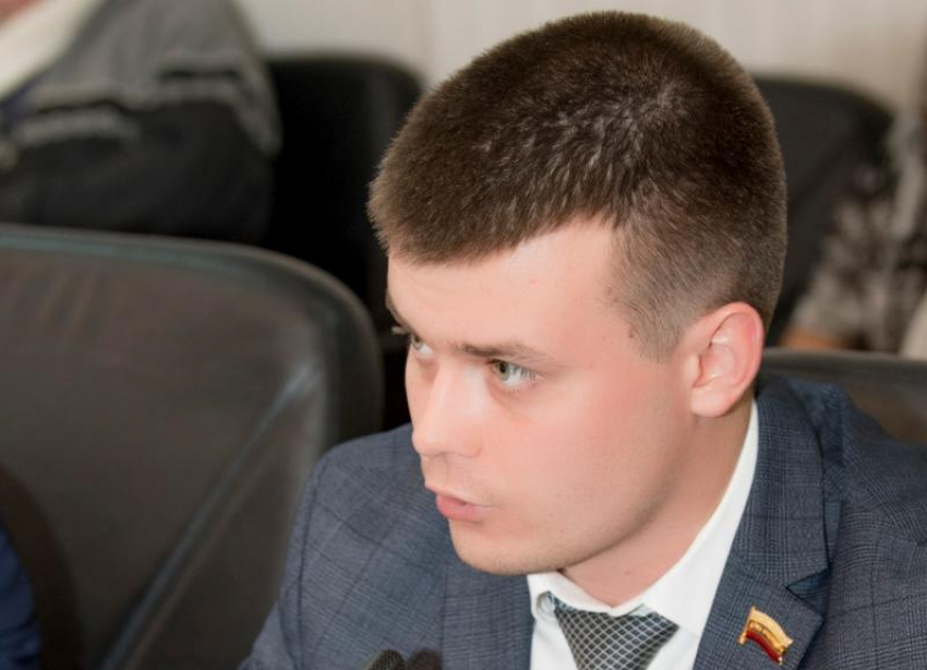 Находился на грани смены «политической ориентации» депутат Гордумы Лузинов в 2019 году