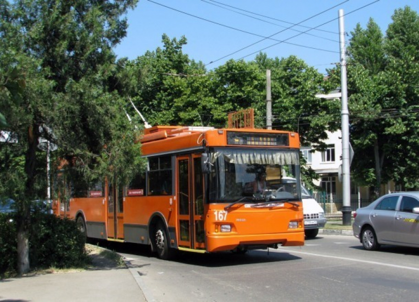 Ликвидацию троллейбусной линии в центре Краснодара прокомментировали в мэрии