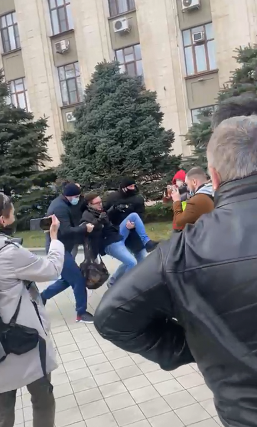 В Краснодаре начались задержания участников митинга  