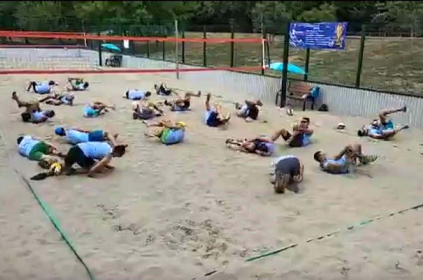 Волейболисты Краснодара устроили флешмоб в честь символа симуляции Неймара