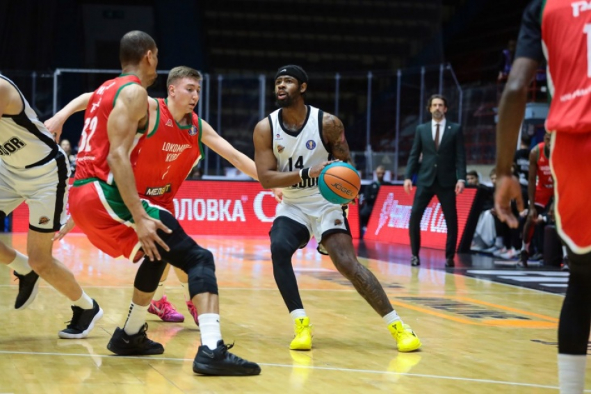 «Локомотив-Кубань» в последние секунды вырвал победу у саратовского «Автодора»