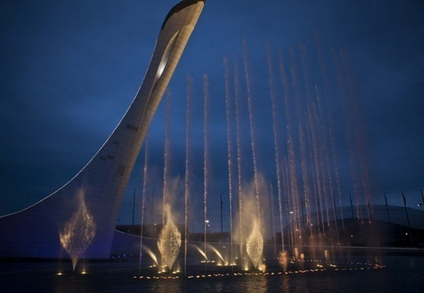 В Сочи из-за мороза остановлена работа Олимпийского фонтана