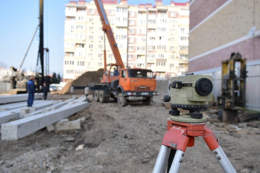 Семь школ в Краснодаре начнут строить в этом году за 5,3 млрд рублей