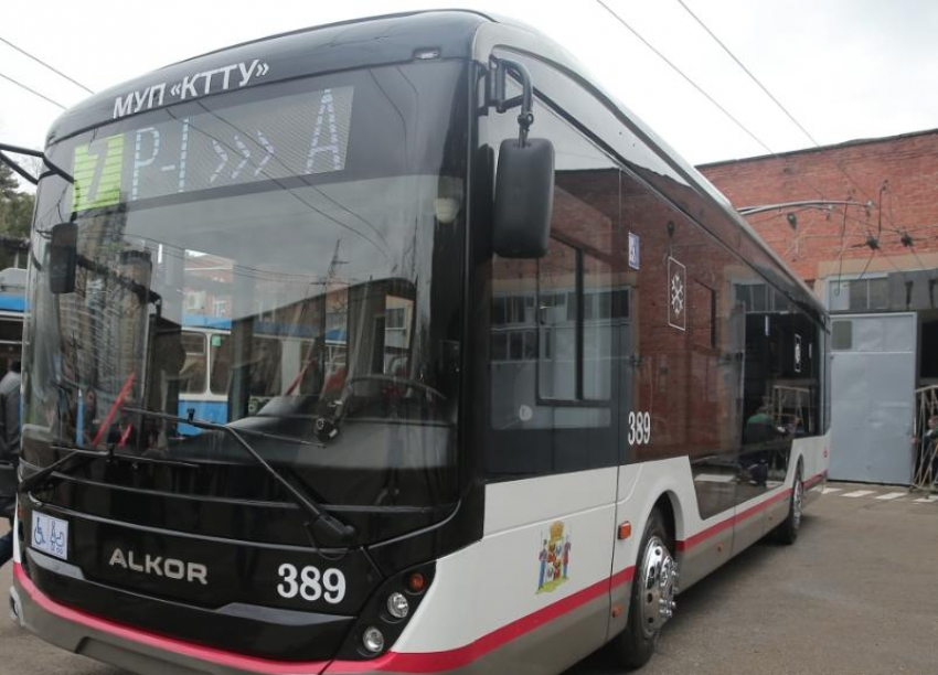 В Краснодаре представили первый троллейбус собственного производства