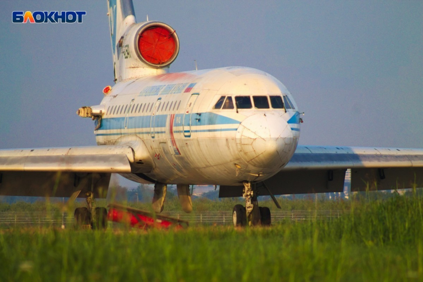 В аэропорту Краснодара проверяют самолеты после сообщения о минировании 