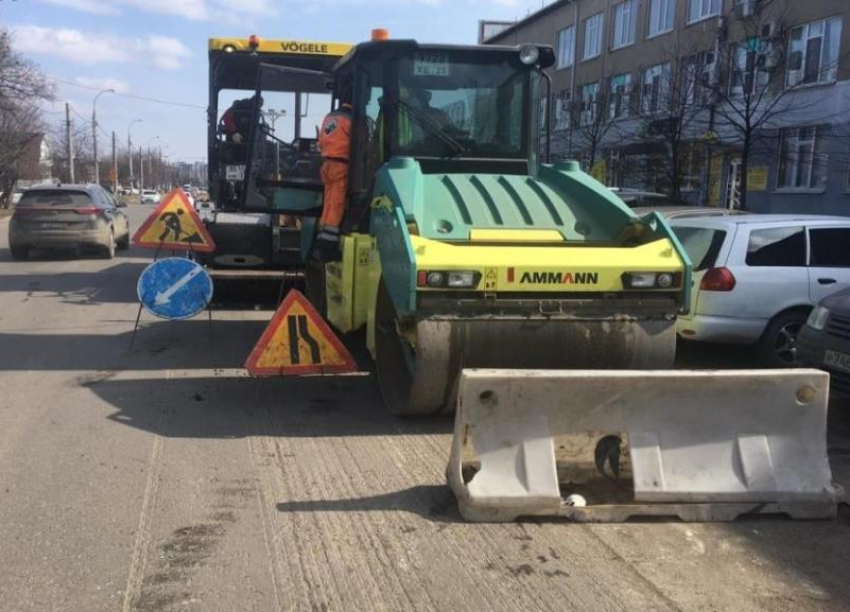 Мэрия Краснодара планирует закончить ремонт улиц Лизы Чайкиной и Селезнёва к началу мая
