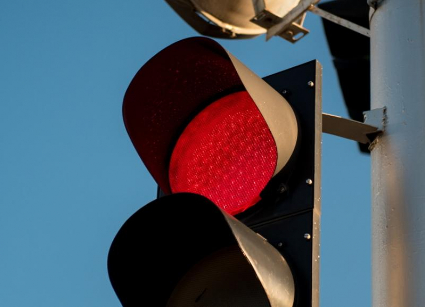 В Краснодаре временно отключат светофоры на оживленных улицах