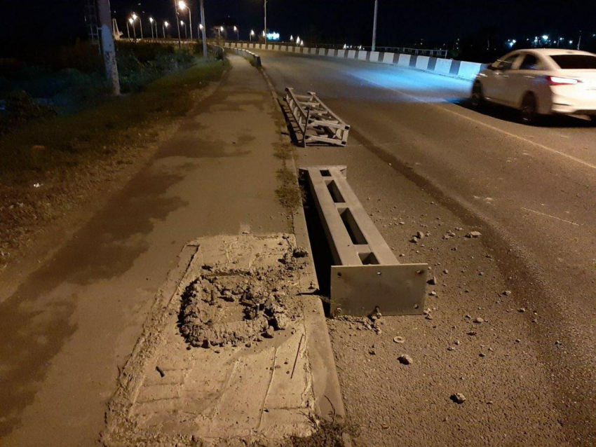 Габаритные «ворота» на Яблоновском мосту Краснодара снесли во второй раз