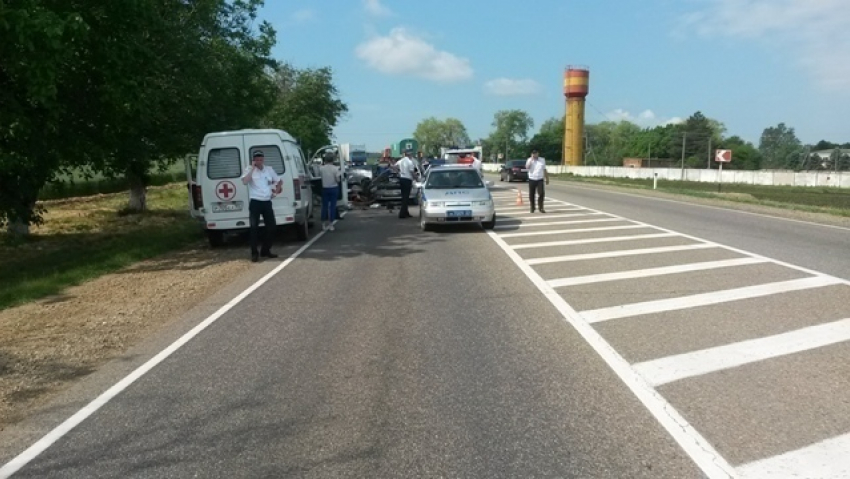 В Усть-Лабинском районе разбились водитель и пассажир «Лады» 