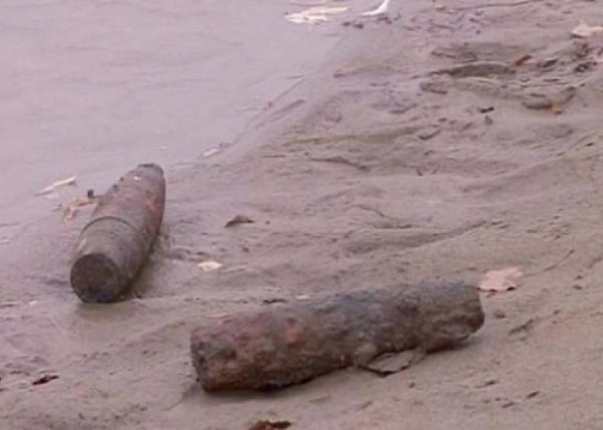 На Кубани на берегу реки нашли две мины времен Великой Отечественной войны