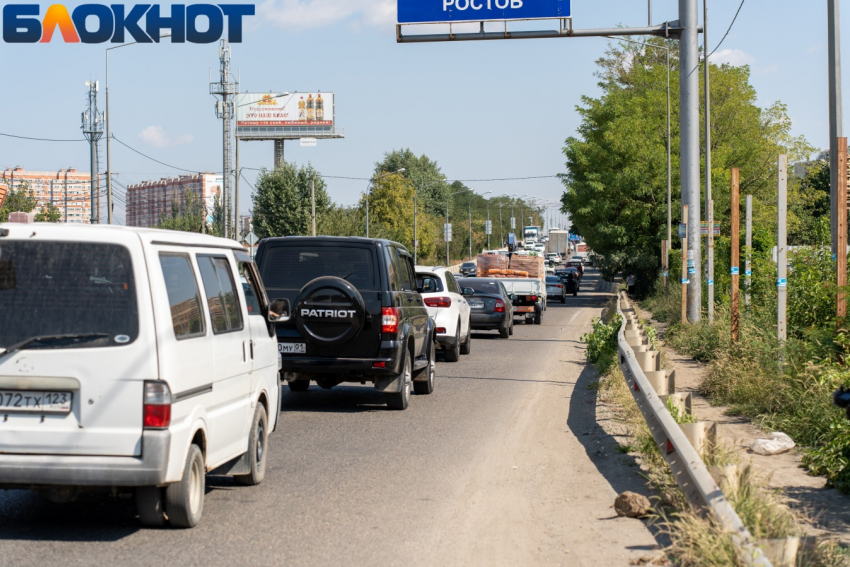 На въездах в Краснодар образовались километровые пробки 