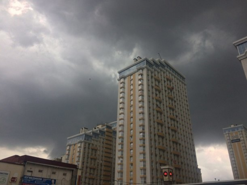 Жителей Кубани предупредили о сильном дожде 
