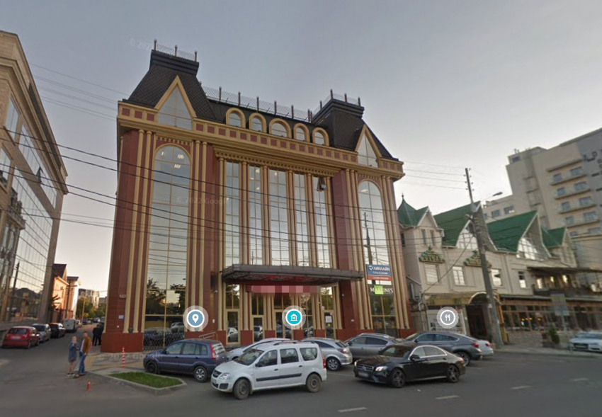 В Краснодаре годами не могут продать бизнес-центр на улице Красных Партизан 