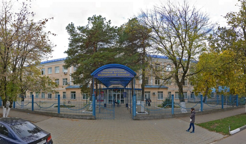 Отец краснодарской абитуриентки умер во дворе медколледжа